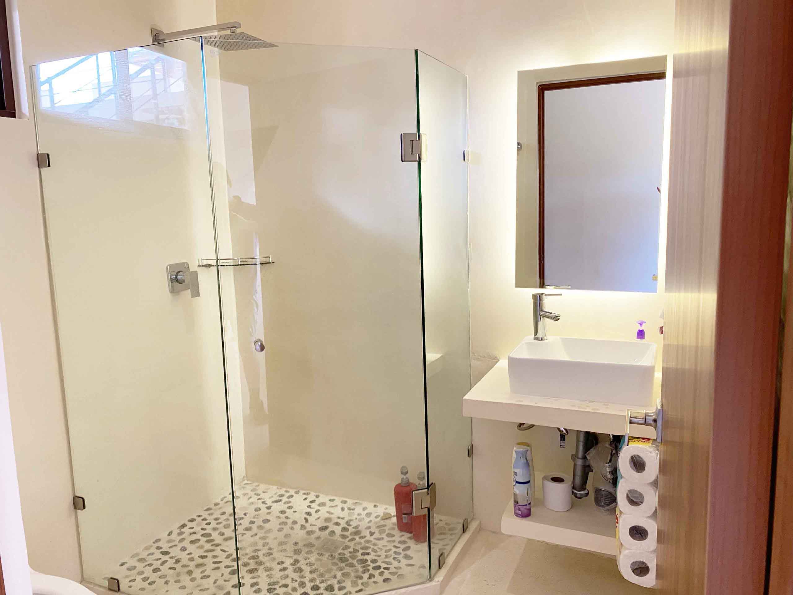 Master-Bathroom3-scaled